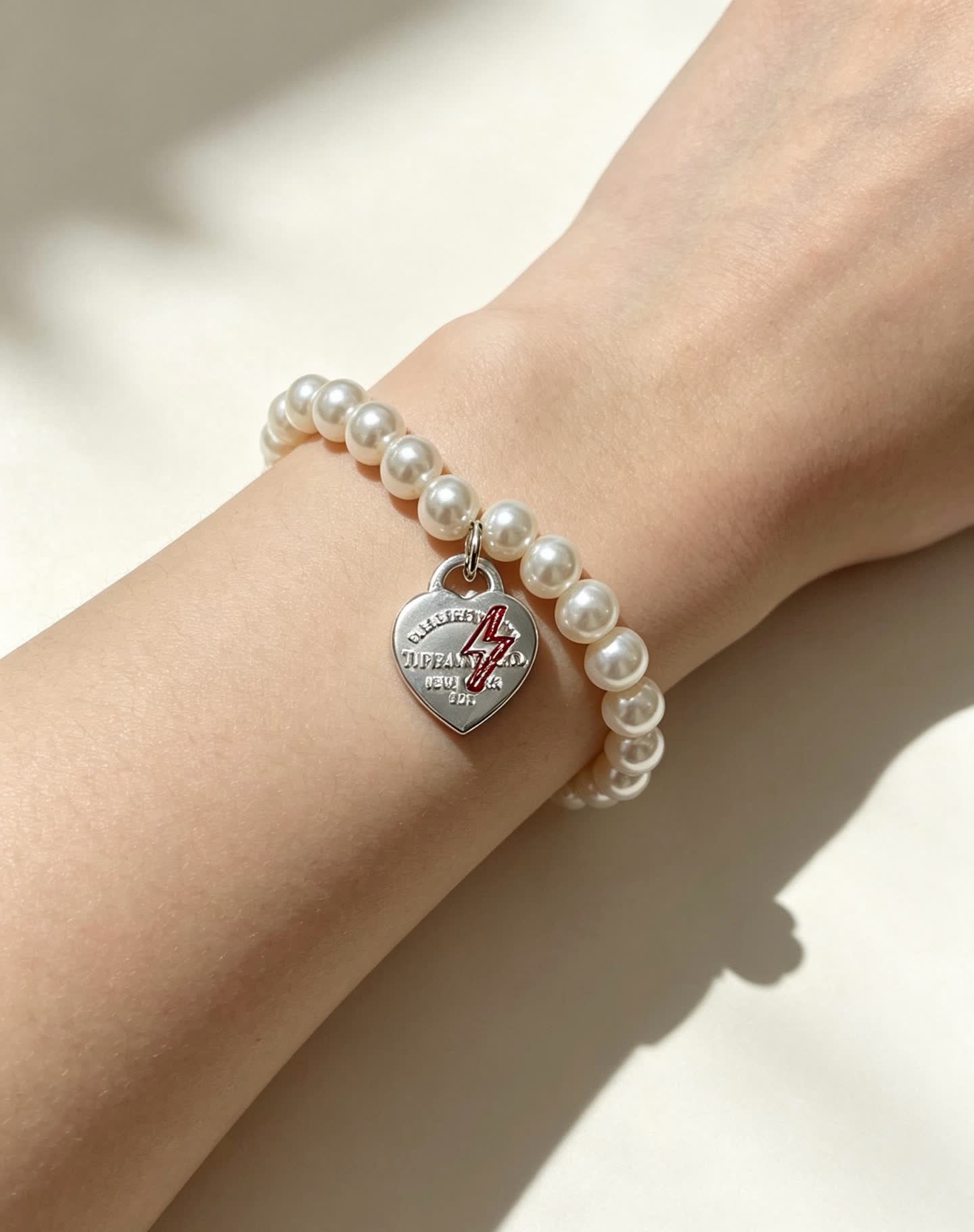 Tiffany & Co. Heart Tag Pearl Bracelet
